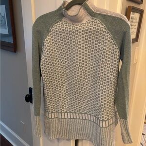 Patterned Knit Sweater - Green and Beige